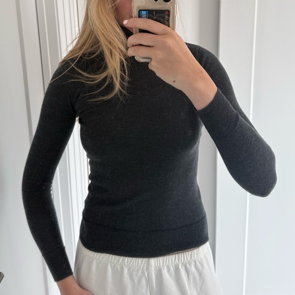 Grey Merino Wool Turtle Neck Long Sleeve Top - Picture 1 of 7